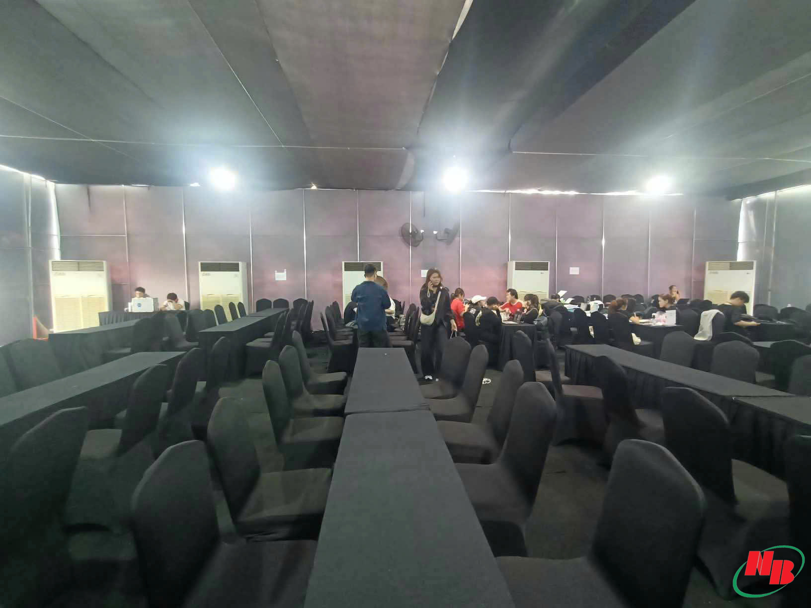 Cho thuê máy lạnh sự kiện Anh Trai Vượt Ngàn Chông Gai 2025 tại TP.HCM