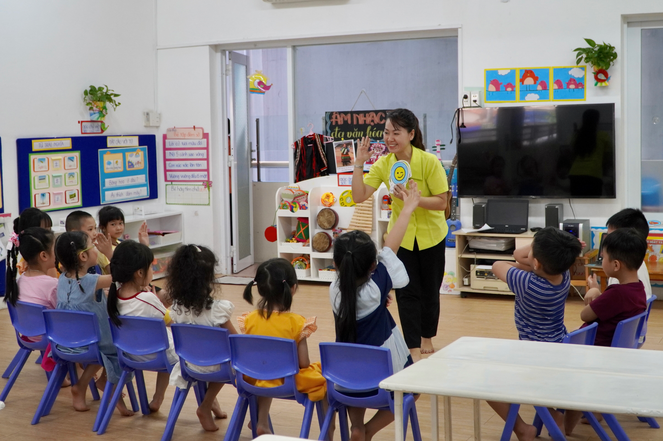 Giờ học và hoạt động vui chơi tại trường mầm non TPHCM